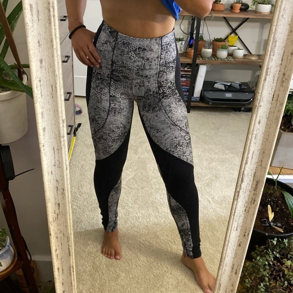 Lululemon Sweat & Repeat Tights - Picture 4 of 12